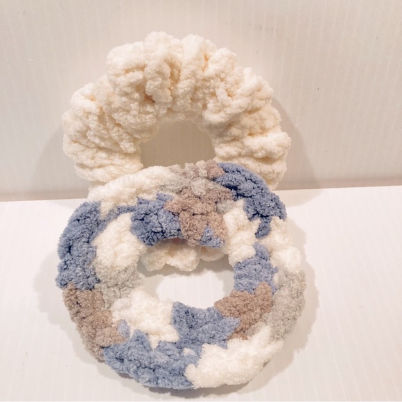 Fuzzy Chenille Scrunchies Camouflage Camo Blue Gray White and Ivory Cream NEW - Picture 4 of 6